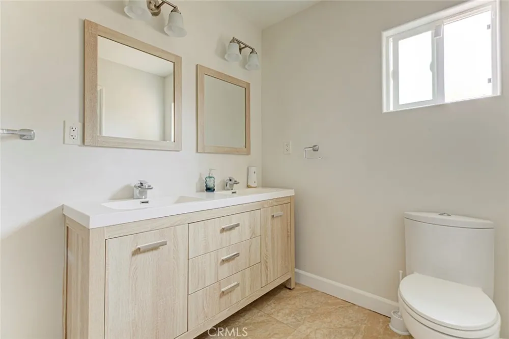 6863 Yarmouth Reseda, CA 91335