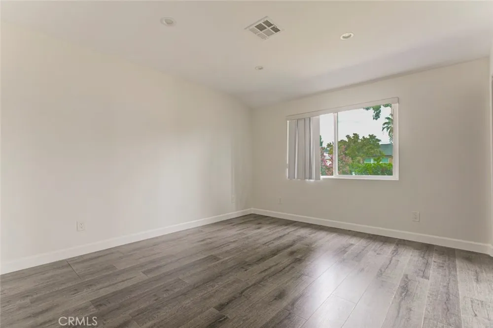 6863 Yarmouth Reseda, CA 91335