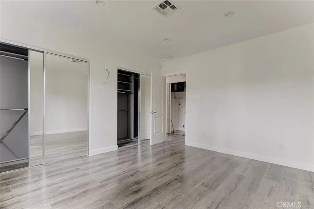 6863 Yarmouth Reseda, CA 91335