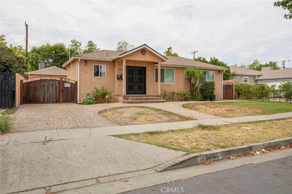 6863 Yarmouth Reseda, CA 91335