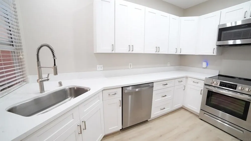 18563 Caminito Pasadero #403 San Diego, CA 92128