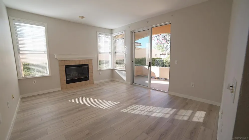 18563 Caminito Pasadero #403 San Diego, CA 92128
