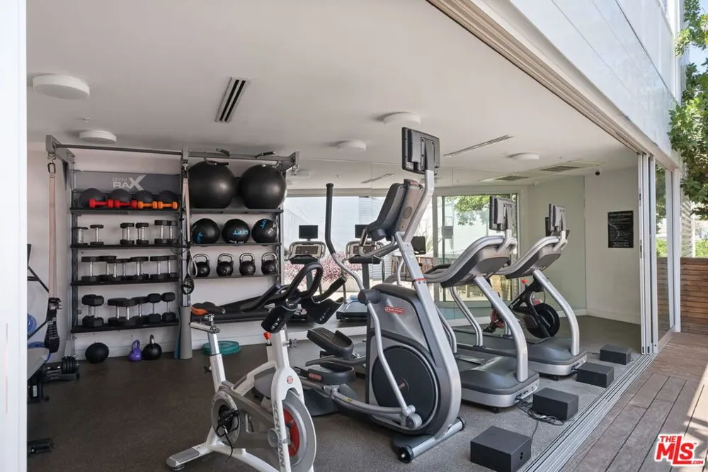 1030 Kings Road #201 West Hollywood, CA 90069
