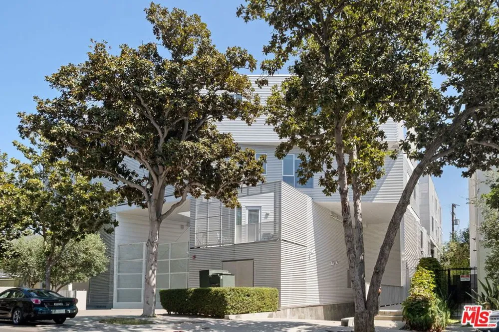 1030 Kings Road #201 West Hollywood, CA 90069