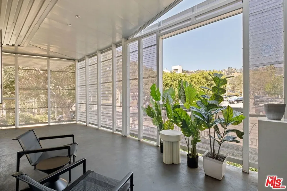 1030 Kings Road #201 West Hollywood, CA 90069