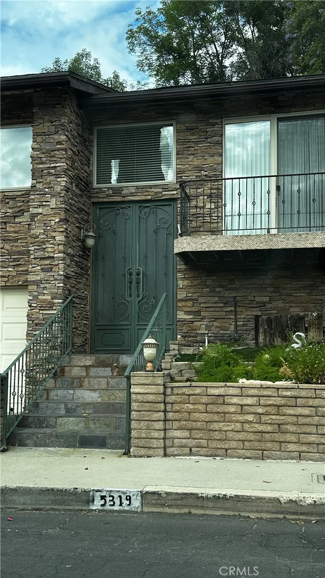 5319 Tendilla Los Angeles, CA 91364