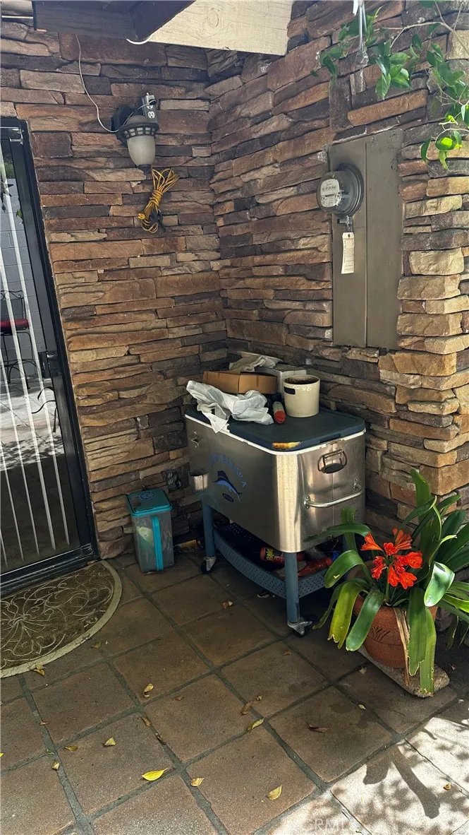 5319 Tendilla Los Angeles, CA 91364