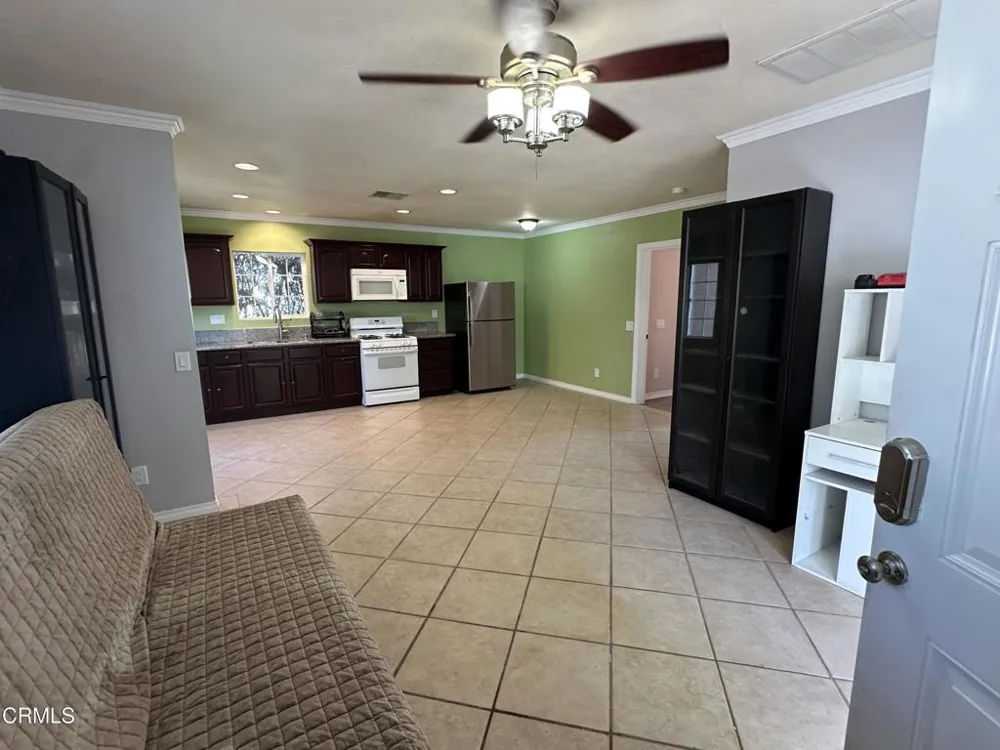 9710 Kester Avenue Los Angeles, CA 91343