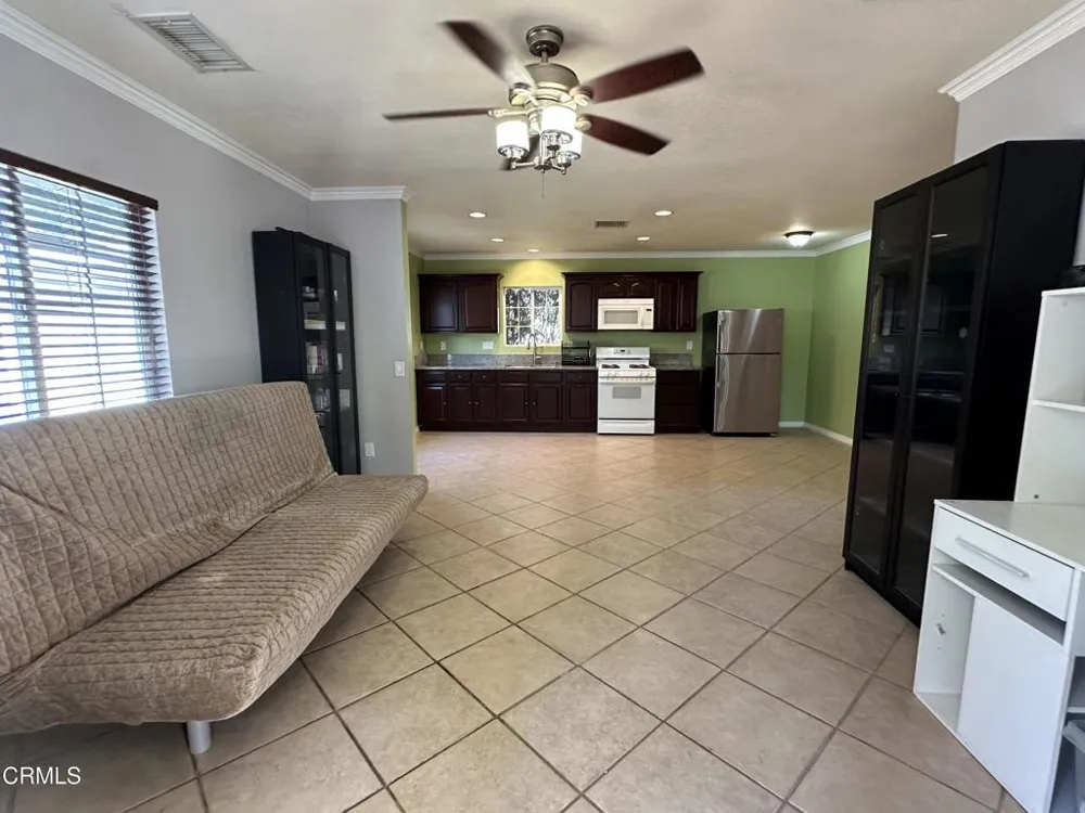 9710 Kester Avenue Los Angeles, CA 91343