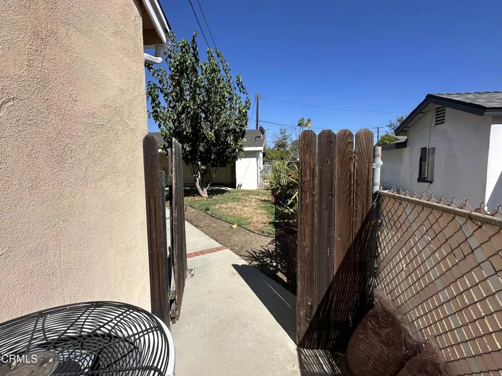 9710 Kester Avenue Los Angeles, CA 91343