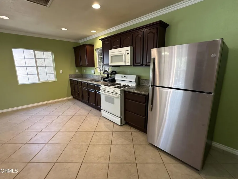 9710 Kester Avenue Los Angeles, CA 91343