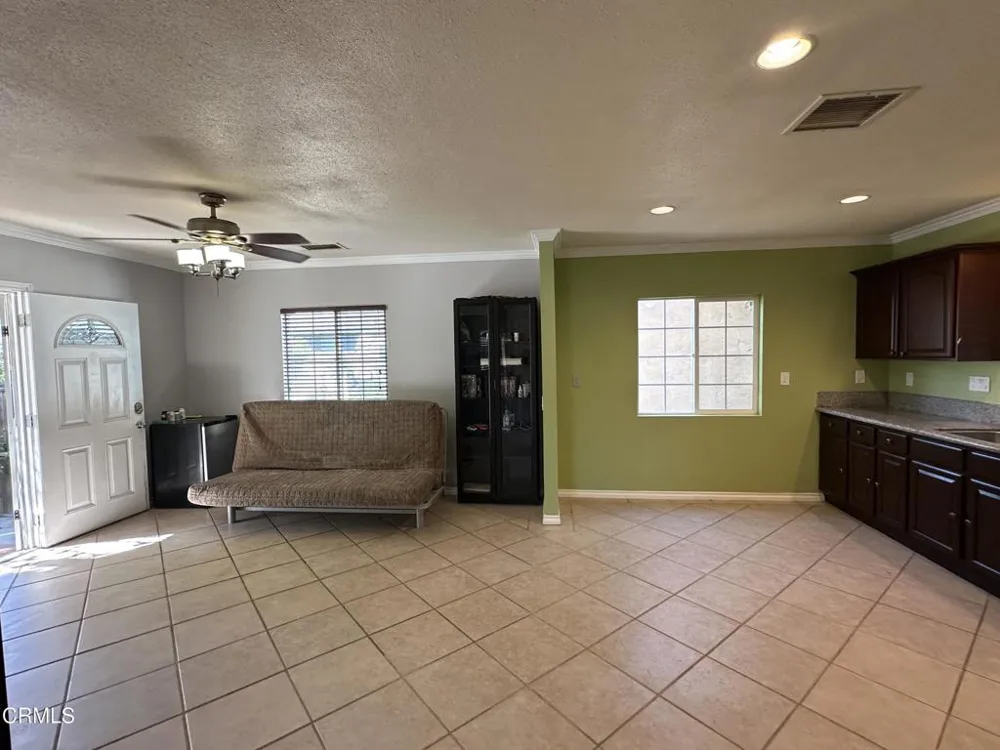 9710 Kester Avenue Los Angeles, CA 91343