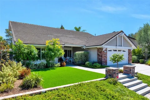 7710 E Strawberry Ridge