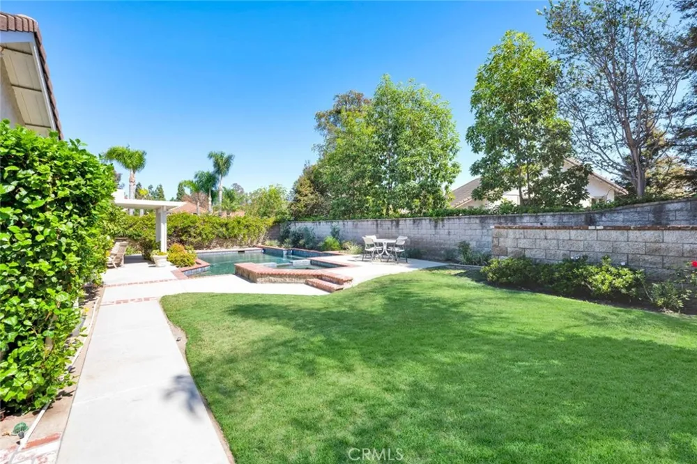 7710 E Strawberry Ridge Orange, CA 92869