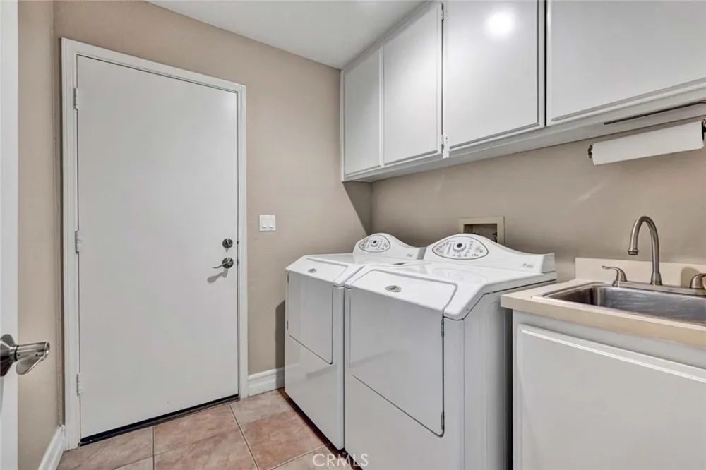 7710 E Strawberry Ridge Orange, CA 92869