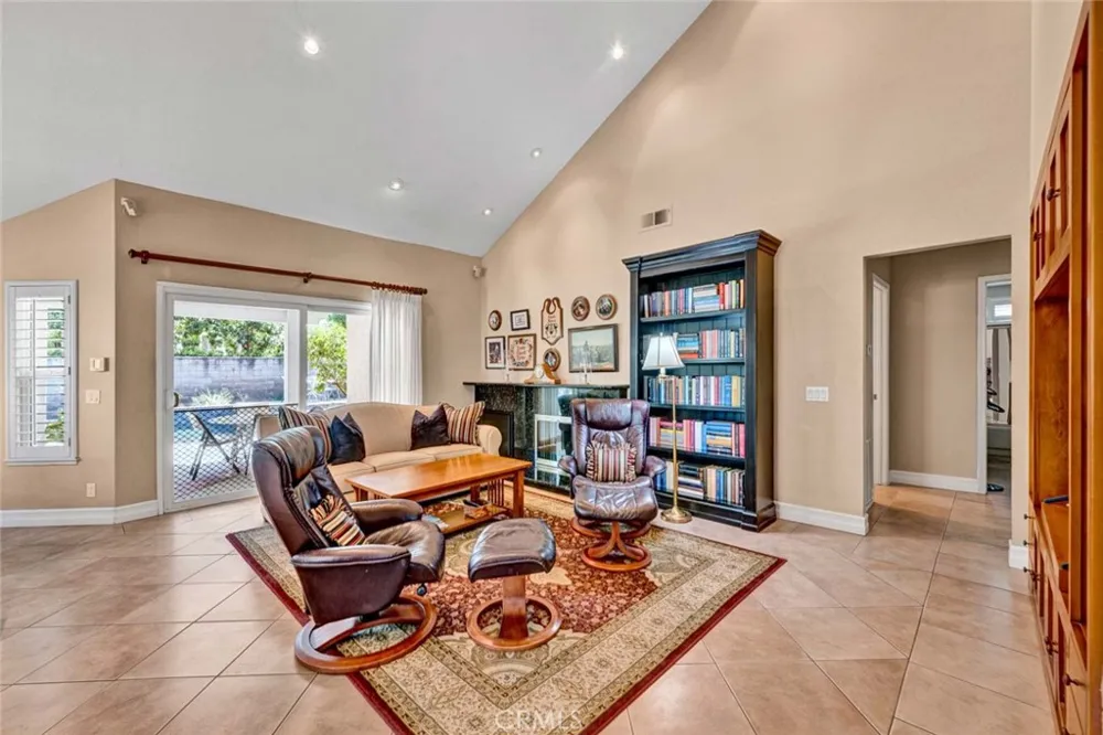 7710 E Strawberry Ridge Orange, CA 92869