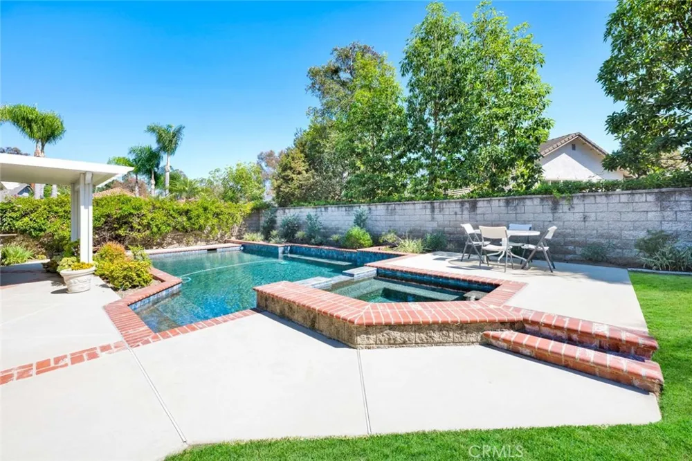 7710 E Strawberry Ridge Orange, CA 92869
