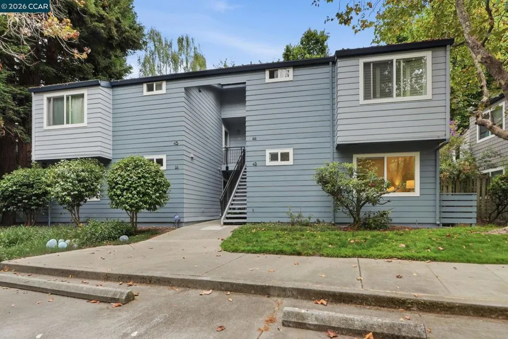 42 Emery Bay Dr Emeryville, CA 94608
