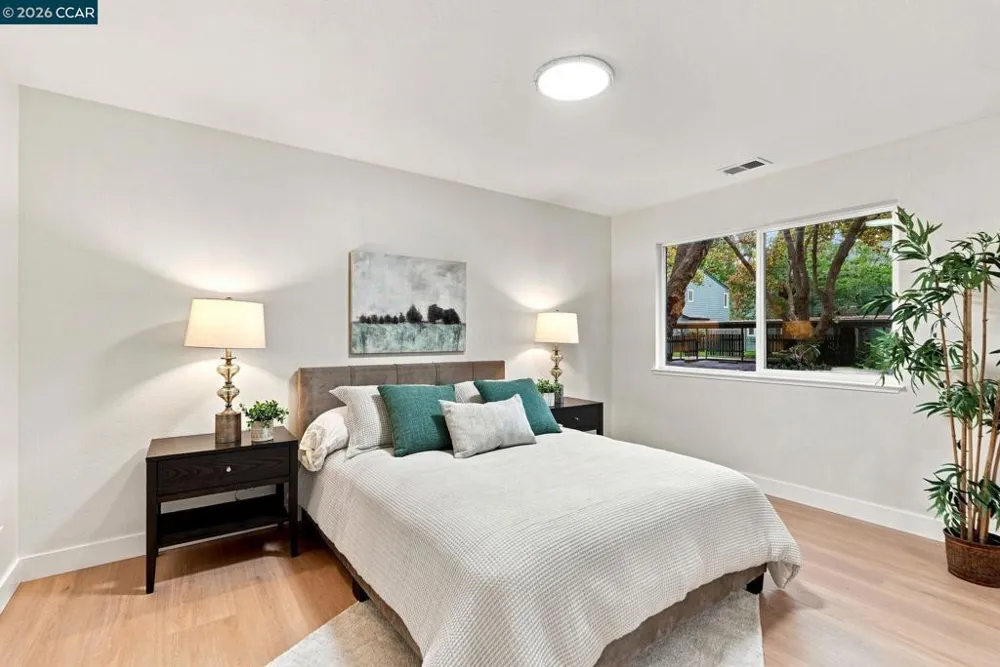 42 Emery Bay Dr Emeryville, CA 94608