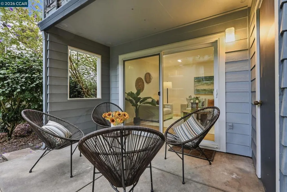 42 Emery Bay Dr Emeryville, CA 94608