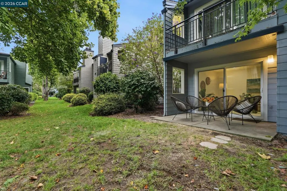 42 Emery Bay Dr Emeryville, CA 94608