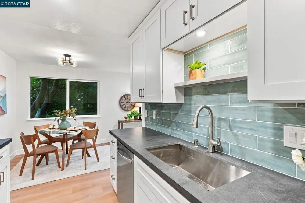 42 Emery Bay Dr Emeryville, CA 94608