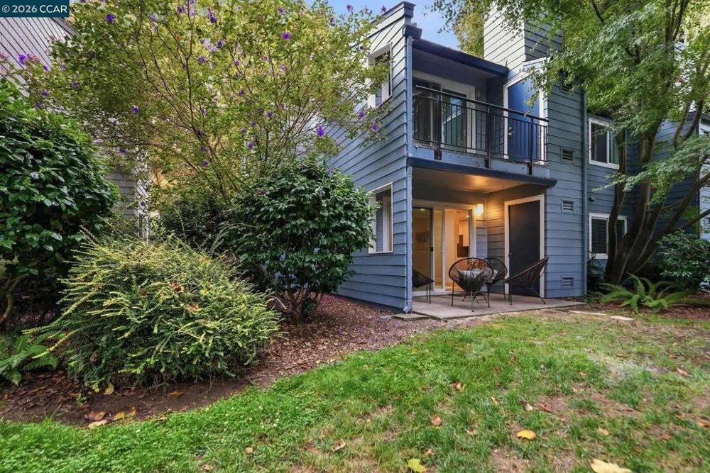 42 Emery Bay Dr Emeryville, CA 94608