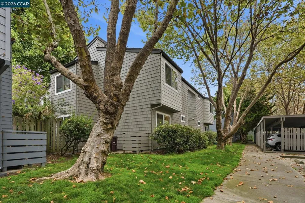42 Emery Bay Dr Emeryville, CA 94608