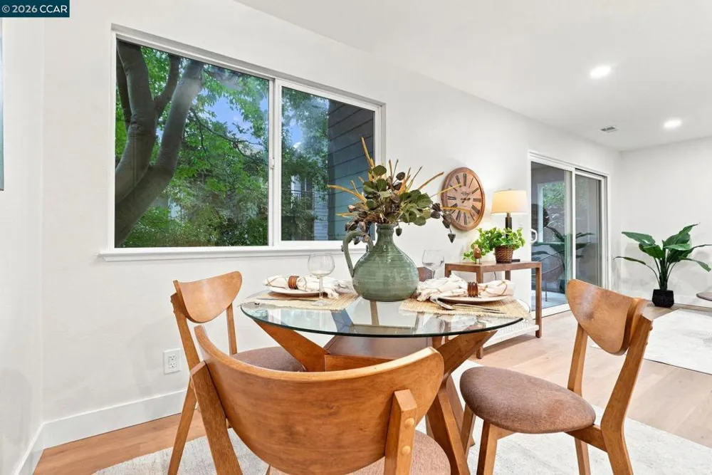 42 Emery Bay Dr Emeryville, CA 94608