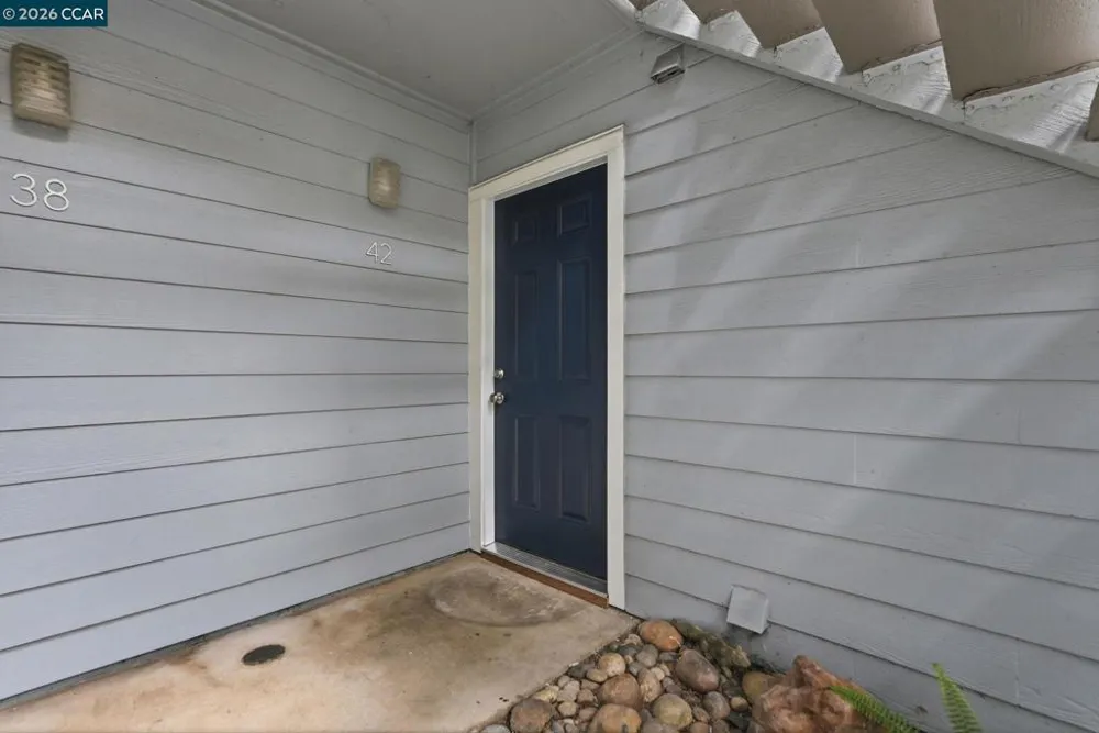 42 Emery Bay Dr Emeryville, CA 94608