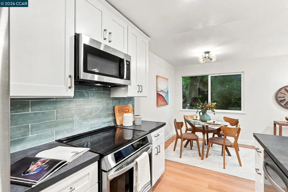 42 Emery Bay Dr Emeryville, CA 94608