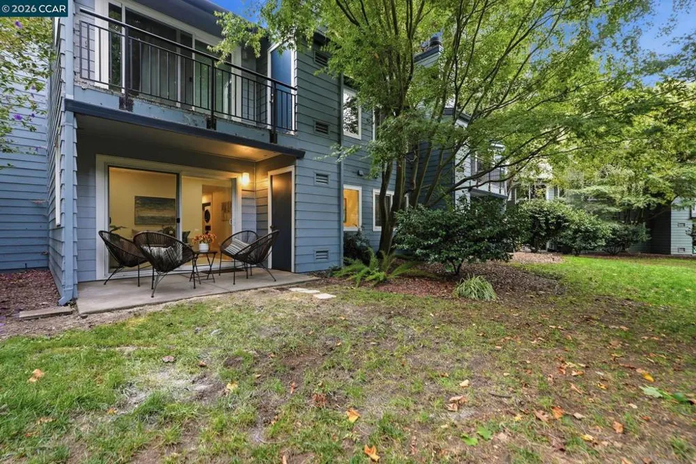 42 Emery Bay Dr Emeryville, CA 94608