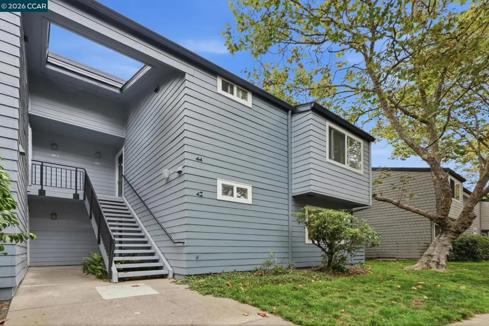 42 Emery Bay Dr Emeryville, CA 94608