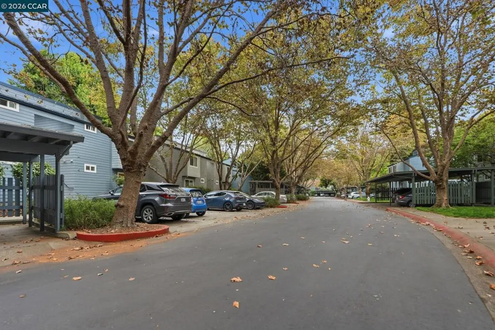 42 Emery Bay Dr Emeryville, CA 94608