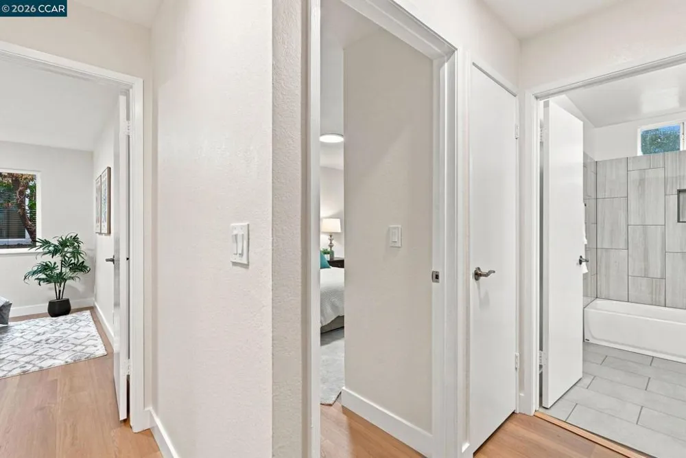 42 Emery Bay Dr Emeryville, CA 94608