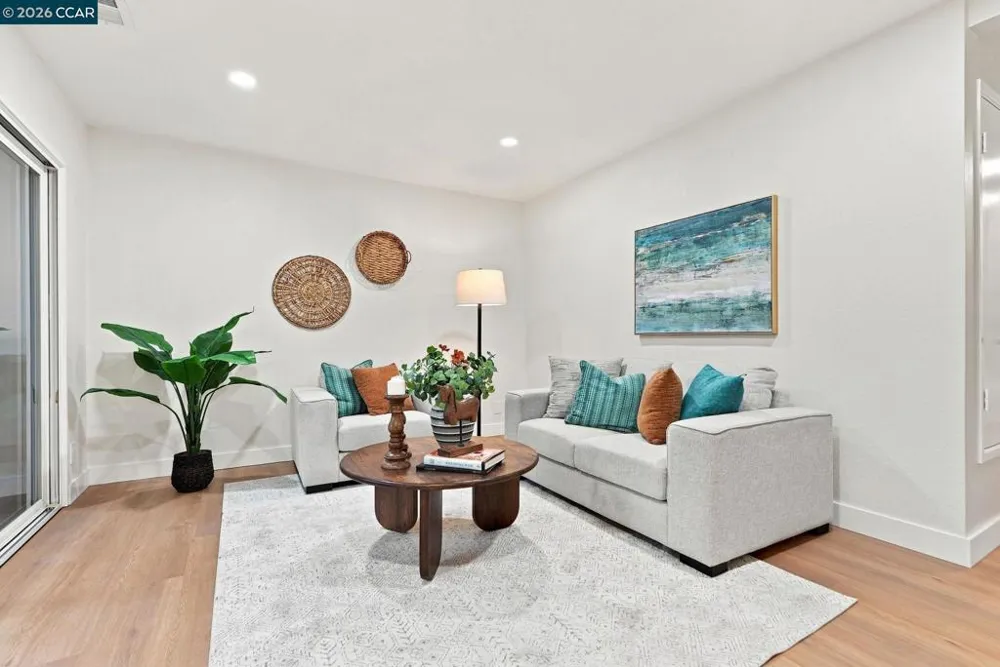 42 Emery Bay Dr Emeryville, CA 94608