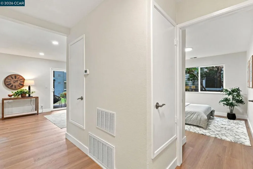 42 Emery Bay Dr Emeryville, CA 94608