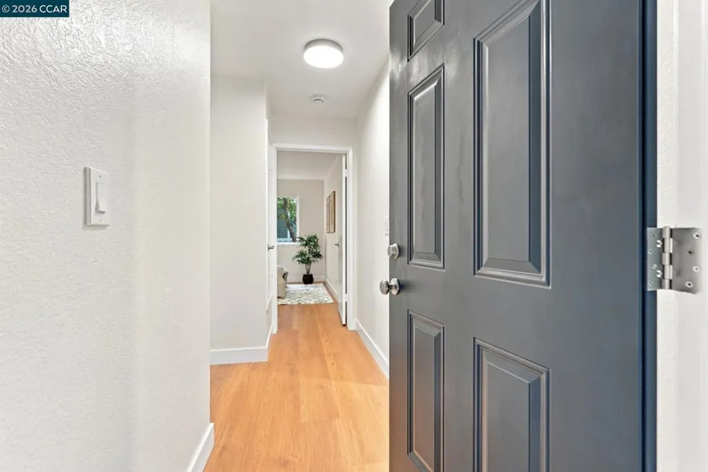 42 Emery Bay Dr Emeryville, CA 94608