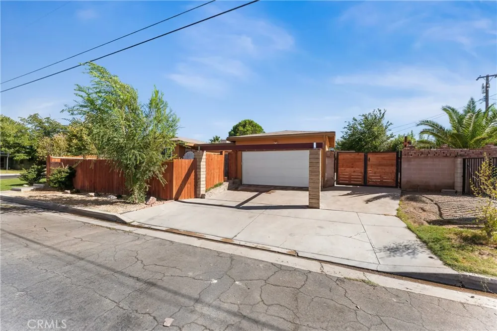 44959 16th W Lancaster, CA 93534