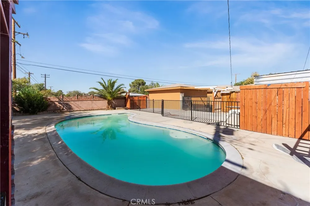 44959 16th W Lancaster, CA 93534