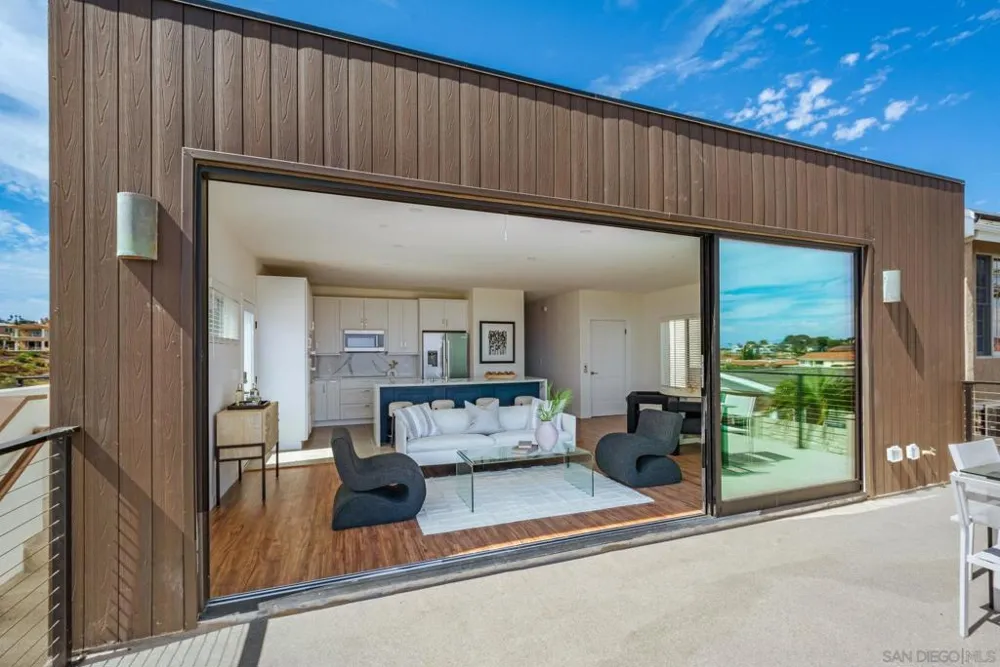 1251 Van Nuys St San Diego, CA 92109