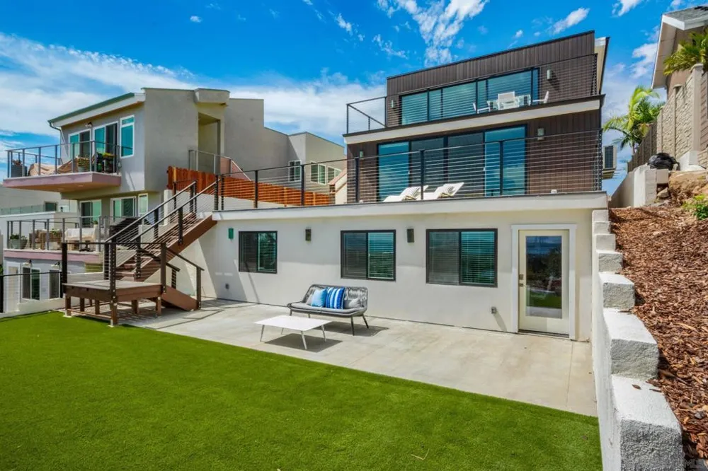 1251 Van Nuys St San Diego, CA 92109