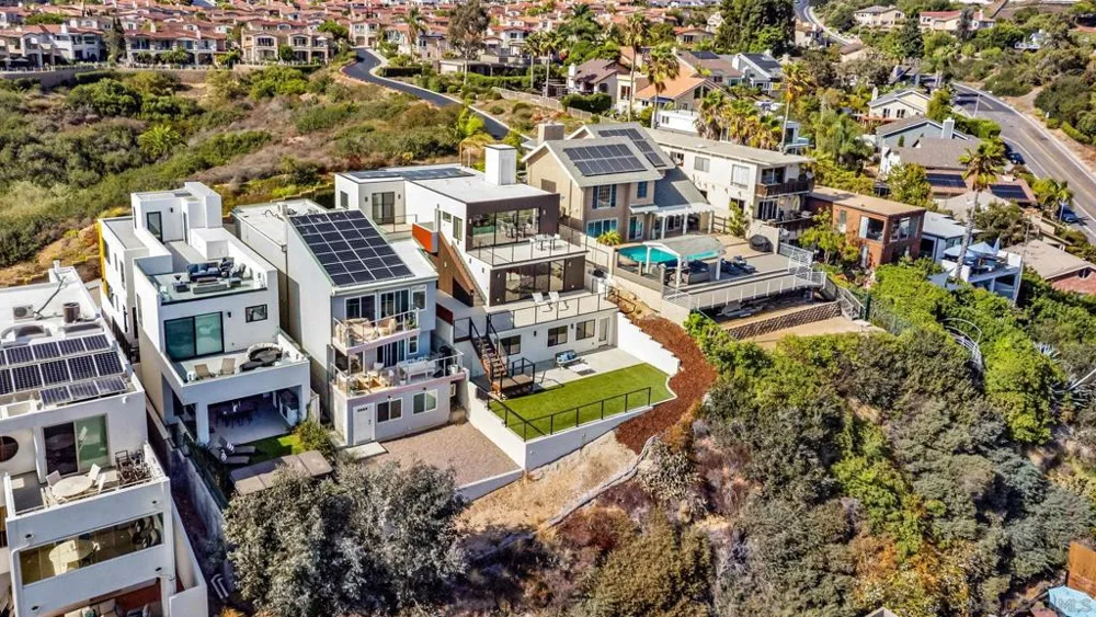 1251 Van Nuys St San Diego, CA 92109