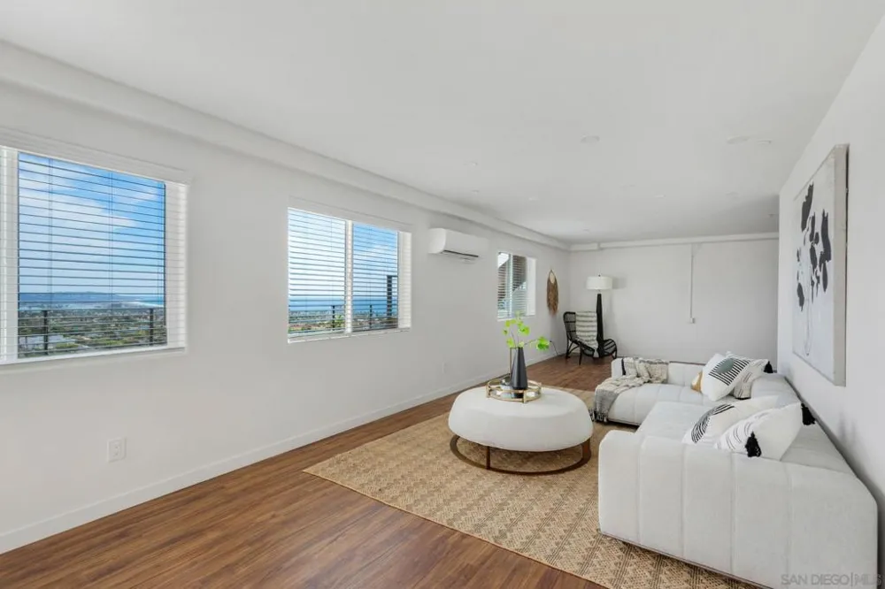 1251 Van Nuys St San Diego, CA 92109