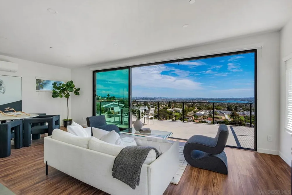 1251 Van Nuys St San Diego, CA 92109