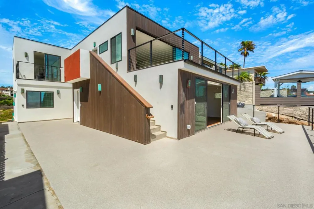 1251 Van Nuys St San Diego, CA 92109