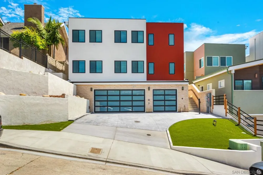 1251 Van Nuys St San Diego, CA 92109