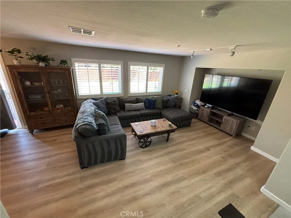 604 Isela Oxnard, CA 93030