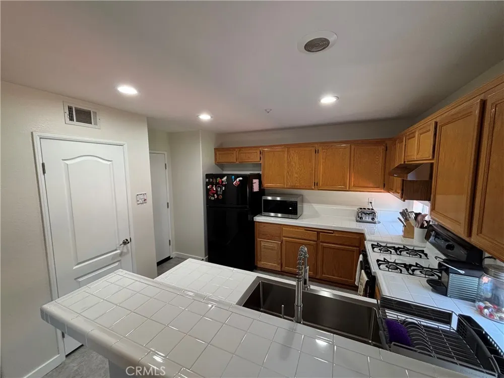 604 Isela Oxnard, CA 93030