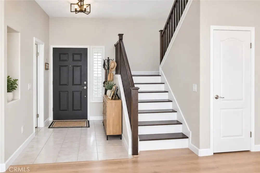 604 Isela Oxnard, CA 93030